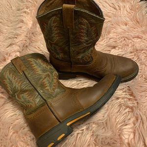 Ariat boots size 5 youth